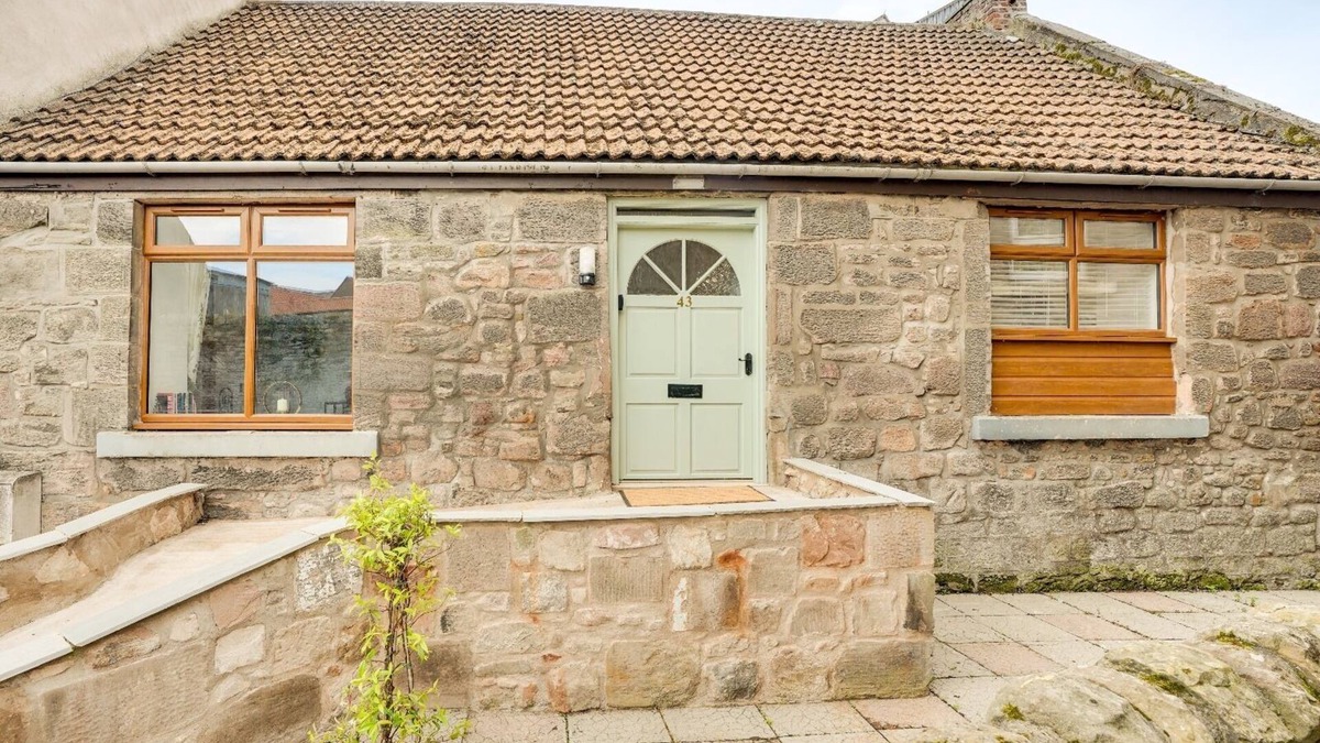 Tweedmouth Cottage | Harrow Bank Cottage: Wheelchair Friendly, 2 Bedroom Cottage