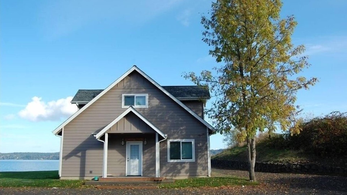 Shelton Cabin | Harstine Island, Waterfront W/View of Puget Sound, Mt Rainier