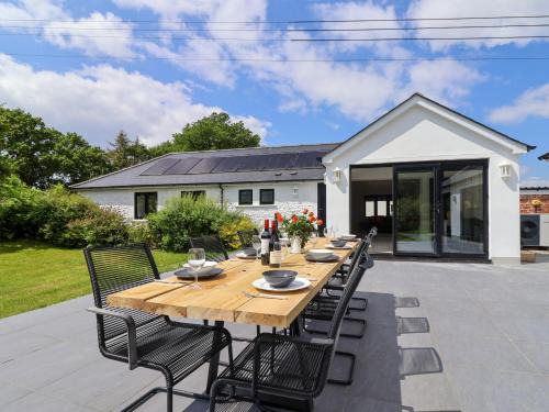 Axminster House | Hartgrove Farm Bungalows