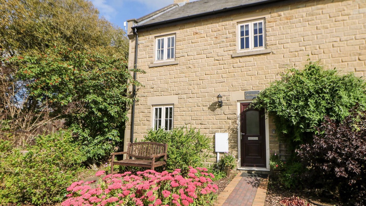 Beeley Cottage | HARTINGTON, family friendly, character holiday cottage in Two Dales