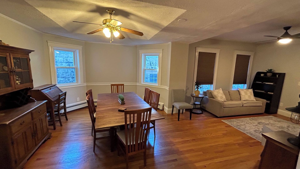 Cambridgeport Apartment | Harvard, B.U. M.I.T. Fenway Park convenient comfortable & spacious 3BR apartment