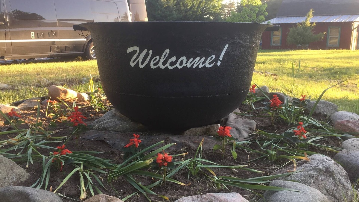Le Roy Bed & Breakfast | Harvest Village: "A Cool Farm with Warm Hospitality"