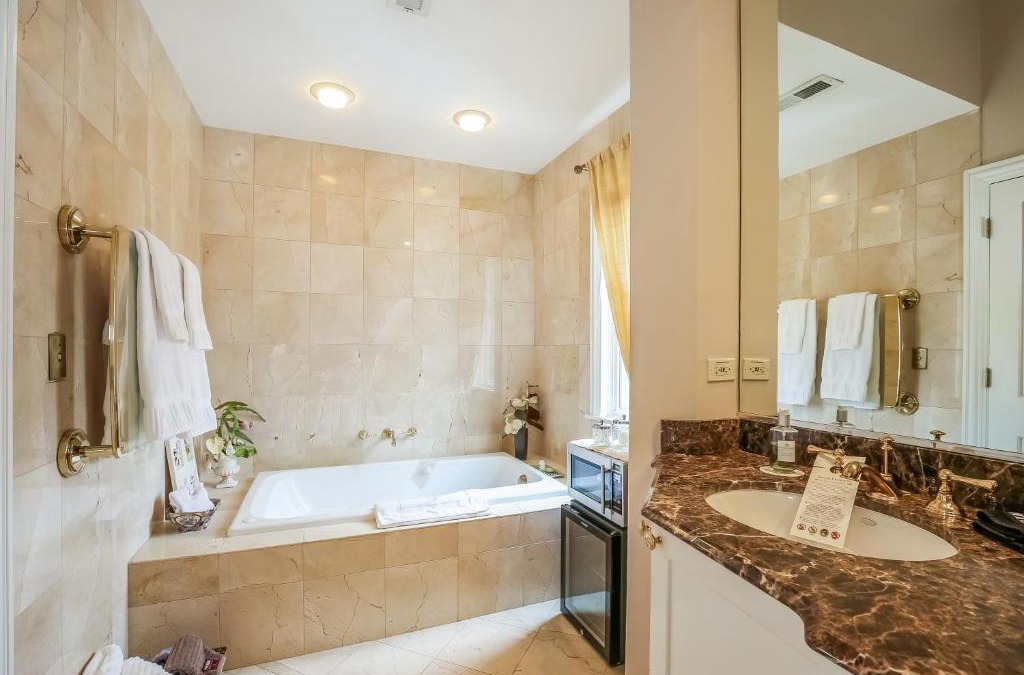 Oak Park Bed & Breakfast | Harvey House Bed & Breakfast