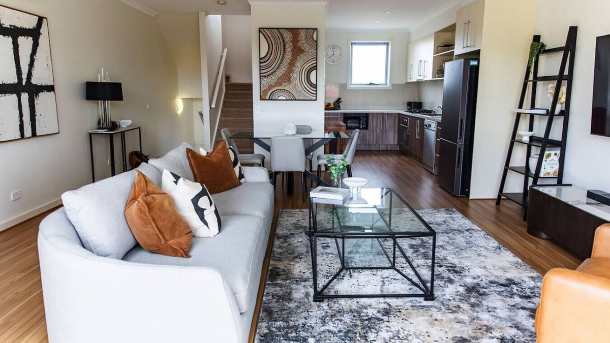 Ringwood House | Harvey | Stylish | Great Location