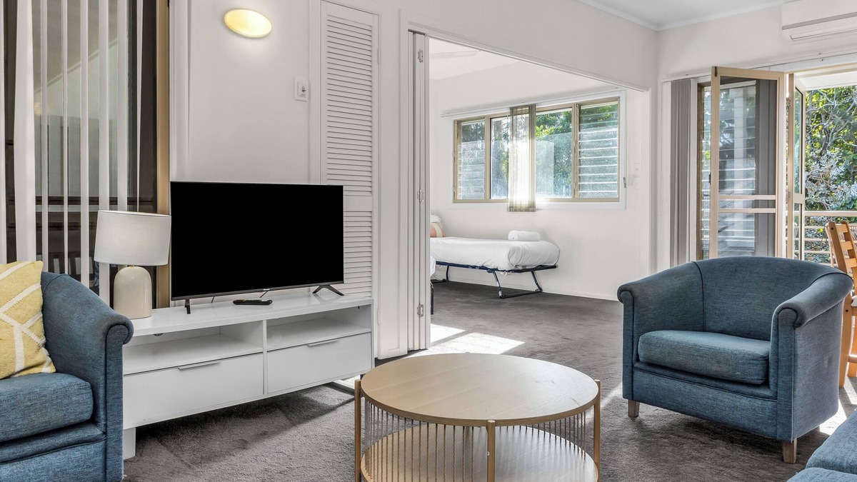 Hastings Point Apartment | Hastings Cove - 2 Bedroom Upstairs Garden Apartment!