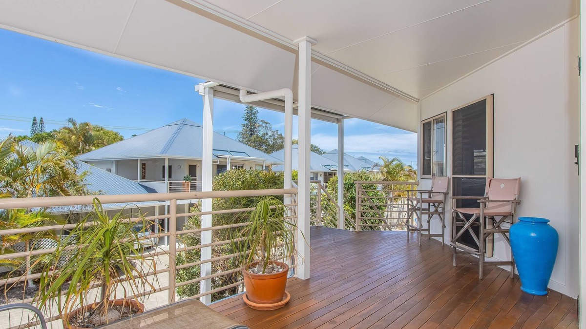 Hastings Point Apartment | Hastings Cove - 2 Bedroom Upstairs Garden Apartment!