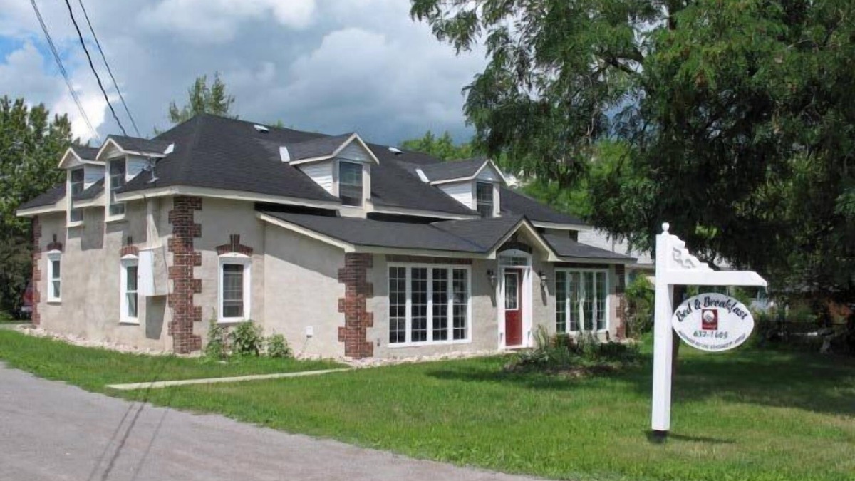 Hastings Bed & Breakfast | Hastings House Bed & Breakfast