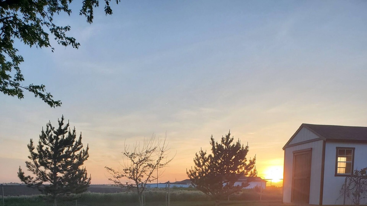 Hastings House | Hastings Lake Area. Easy access to most things
