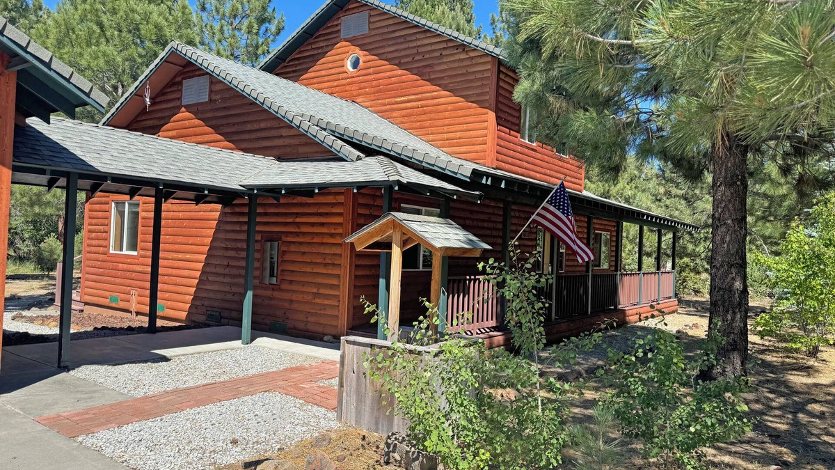 Shasta County Cabin | Hat Creek Cabin in Old Station, near fishing, hiking, Lassen, & Burney w/3 bdms