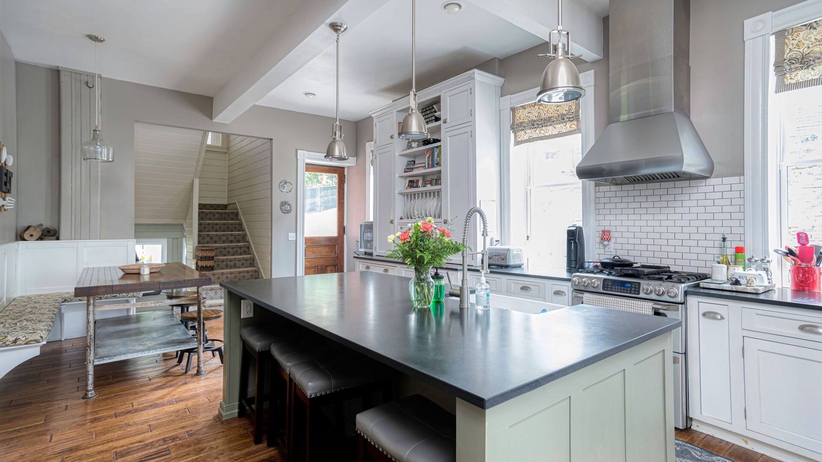 Towanda Bed & Breakfast | Hatch House Bed & Breakfast