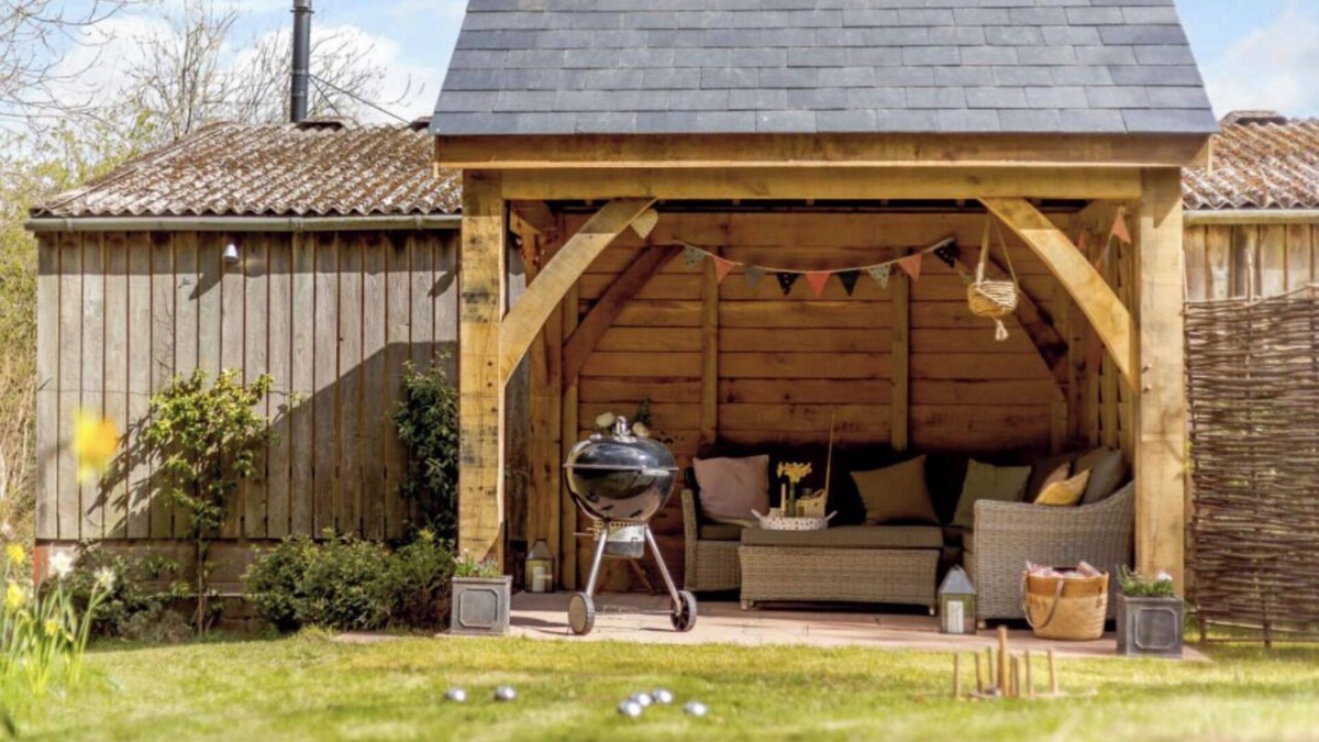 Longtown House | Hatterrall Barn - Luxury Barn Conversion With Hot Tub, Garden and Mountain Views