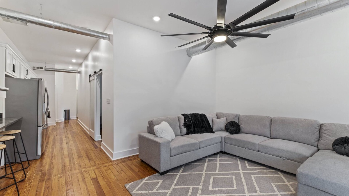 Schnitzelburg Apartment | HAUCK'S NEST in the heart of Germantown!