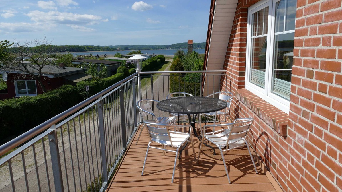 Ostseebad Baabe Apartment | Haus am Deich- Feriendomizil mit Balkon - Feriendomizil mit Balkon