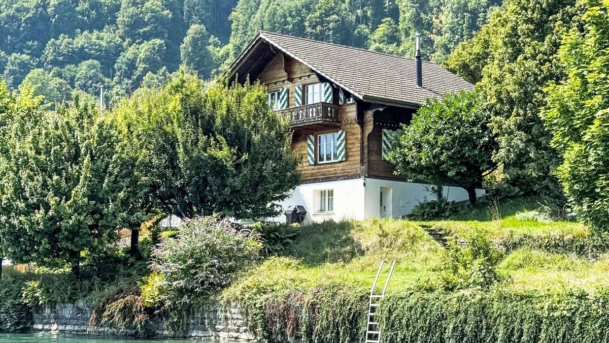 Niederried bei Interlaken House | Haus am See 4B by Interhome