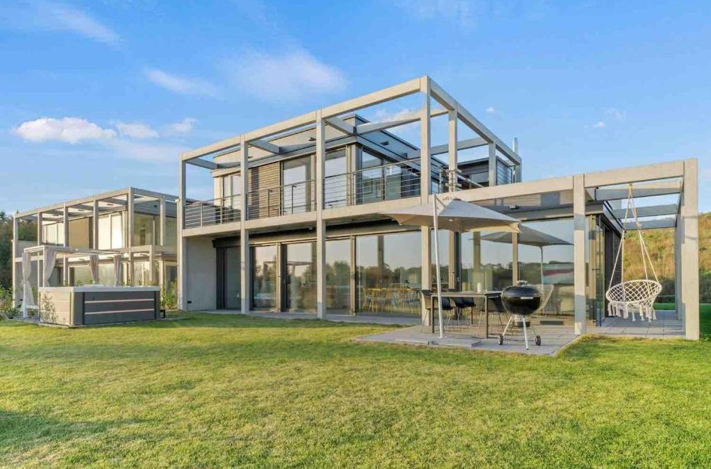 Baltringen Villa | Haus am See mit Whirlpool und Sauna