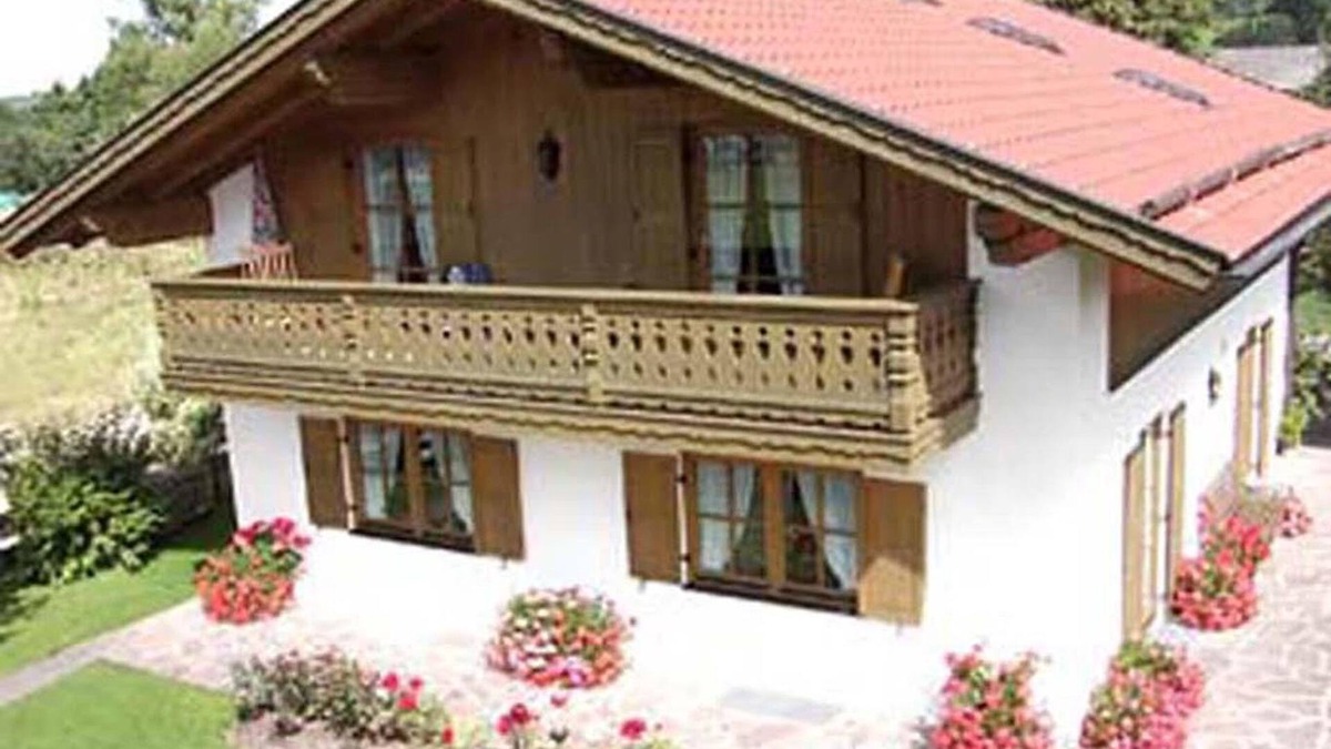 Unterammergau Apartment | Haus Beschta Josef - Apartment (2 bed.)