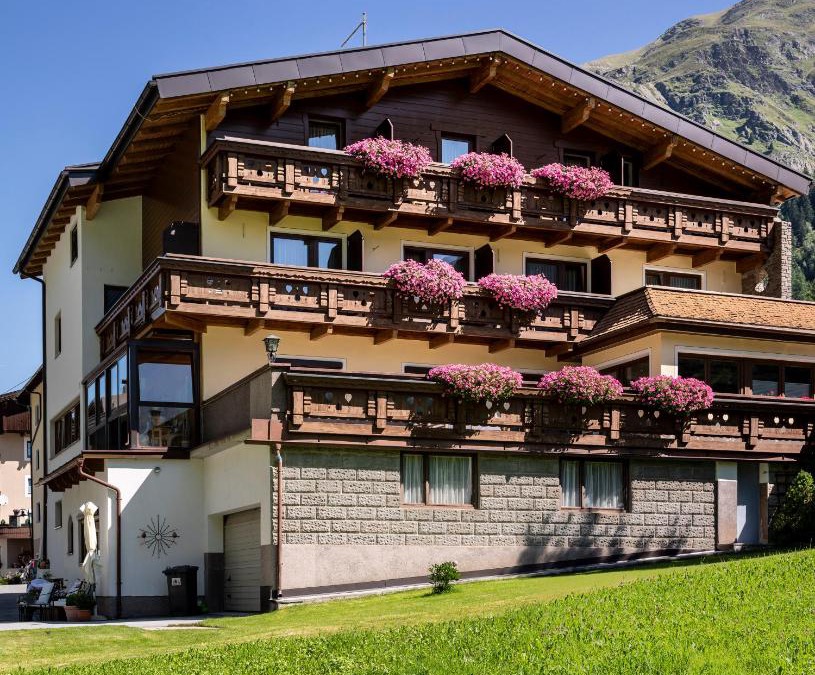 Plangeross House | Haus Elisabeth