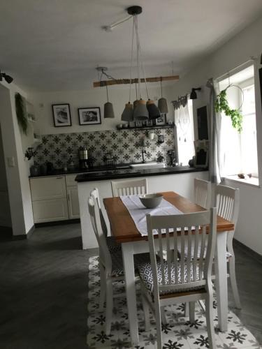 Hueckelhoven Apartment | Haus Finchen - Alte Näherei