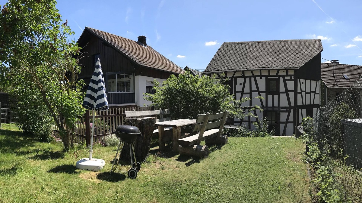 Pohl House | Haus Innerdorf - cozy holiday home in the Taunus - at the Limeskastell Pohl