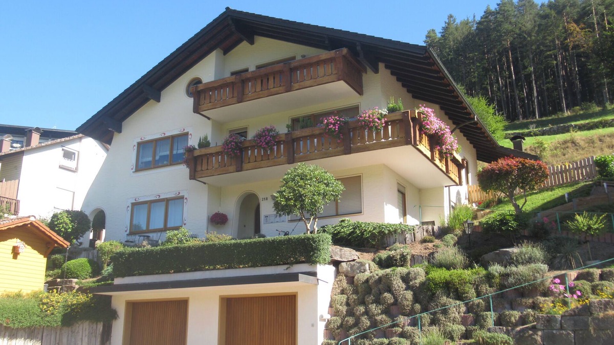 Baiersbronn Apartment | Haus Marlene - Ferienwohnung, 4 Pers., Südbalkon