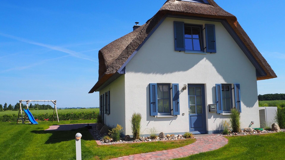 Zierow House | Haus Meerblick - Modern thatched house with unique Baltic Sea views