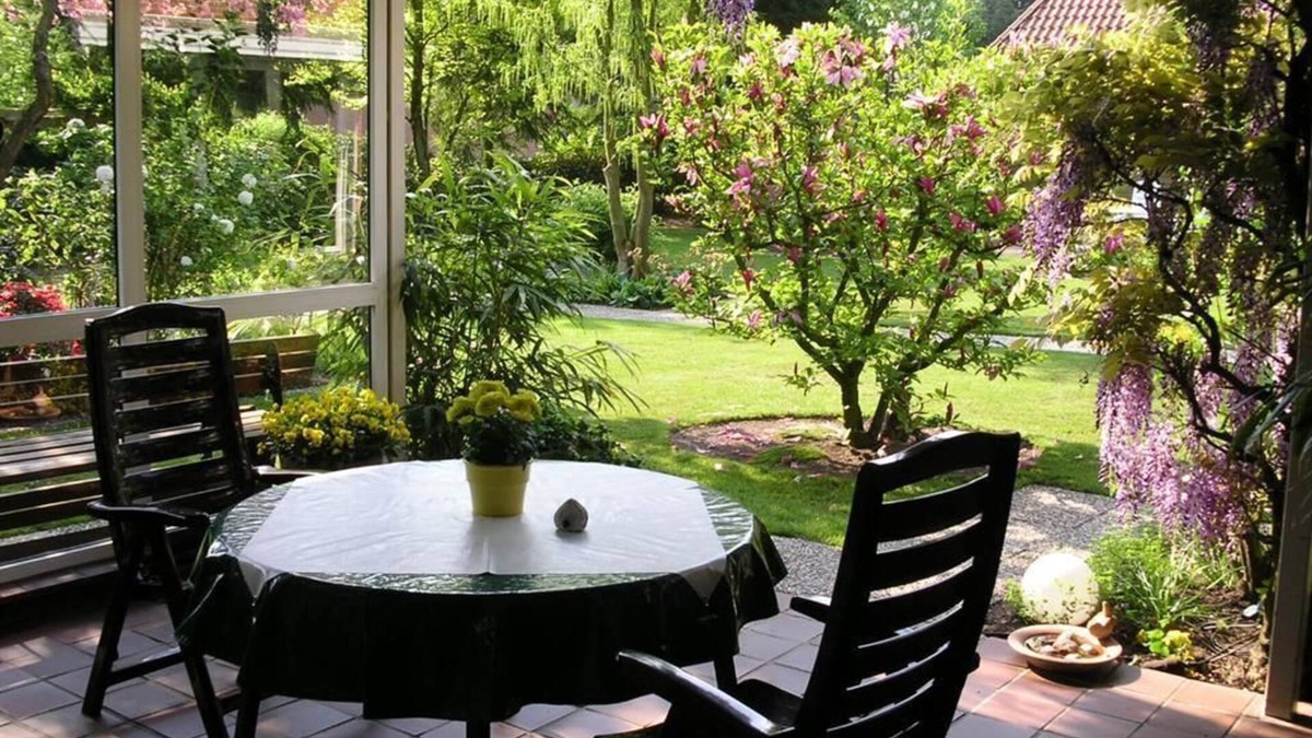 Westerstede Apartment | Haus Meise - apartment/apartment, shower and bath, toilet, 1 bedroom