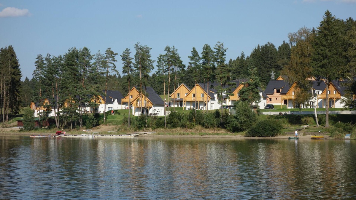 Lojzova Paseka House | Haus Rosi directly on Moldaustausee/Lipno