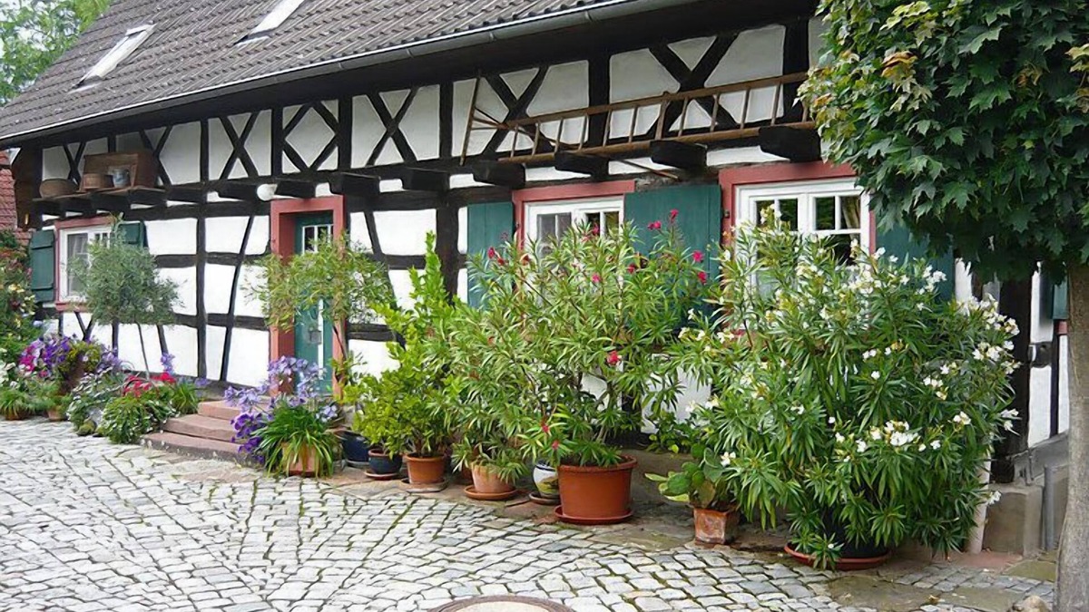 Neuried House | Haus Schwärzel by Interhome