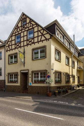 Ernst House | Haus Schwarzenberg