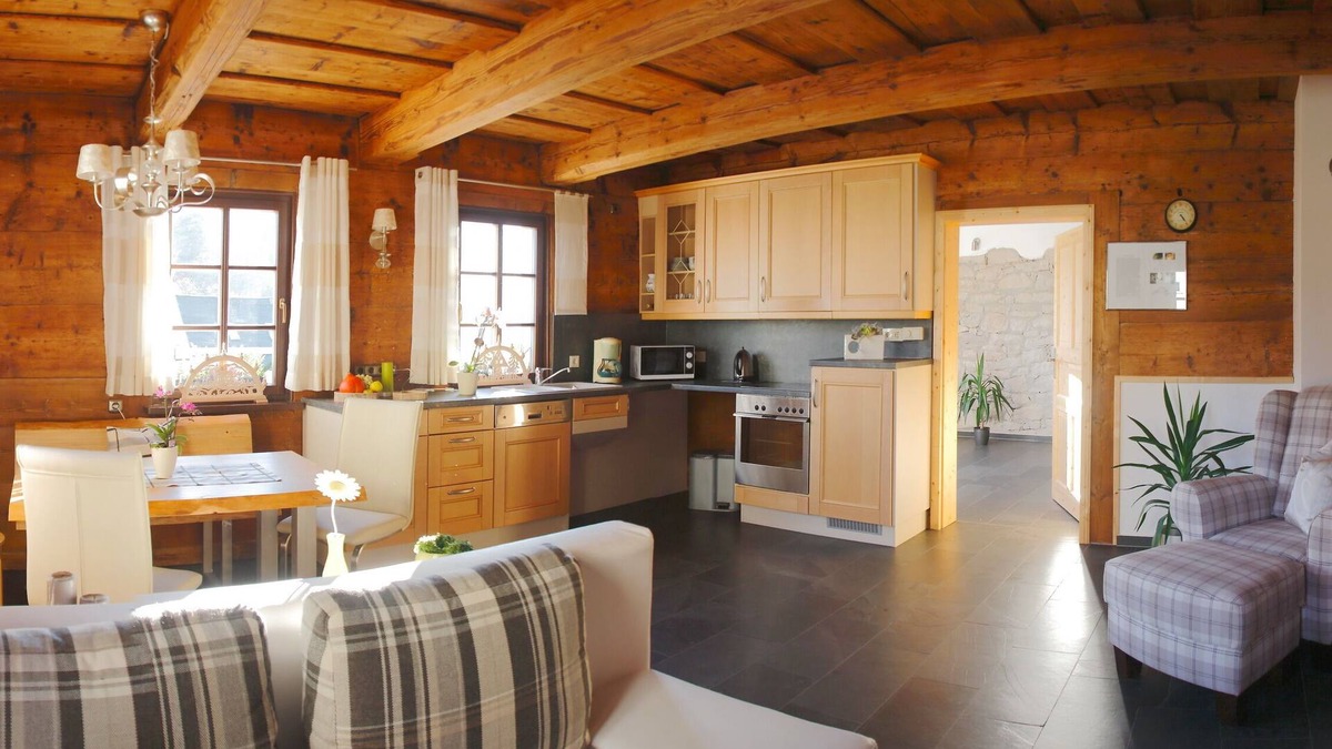 Breitenbrunn/Erzgeb. Apartment | Haus Sonnenleithe - vacation in a monument!