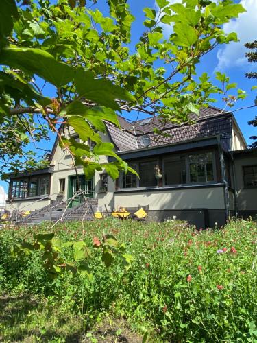 Burg-Dorf House | Haus Stenzinger