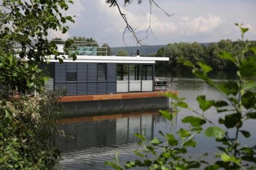 Godelheim Boat Rental | Hausboot Black Pearl - LP1