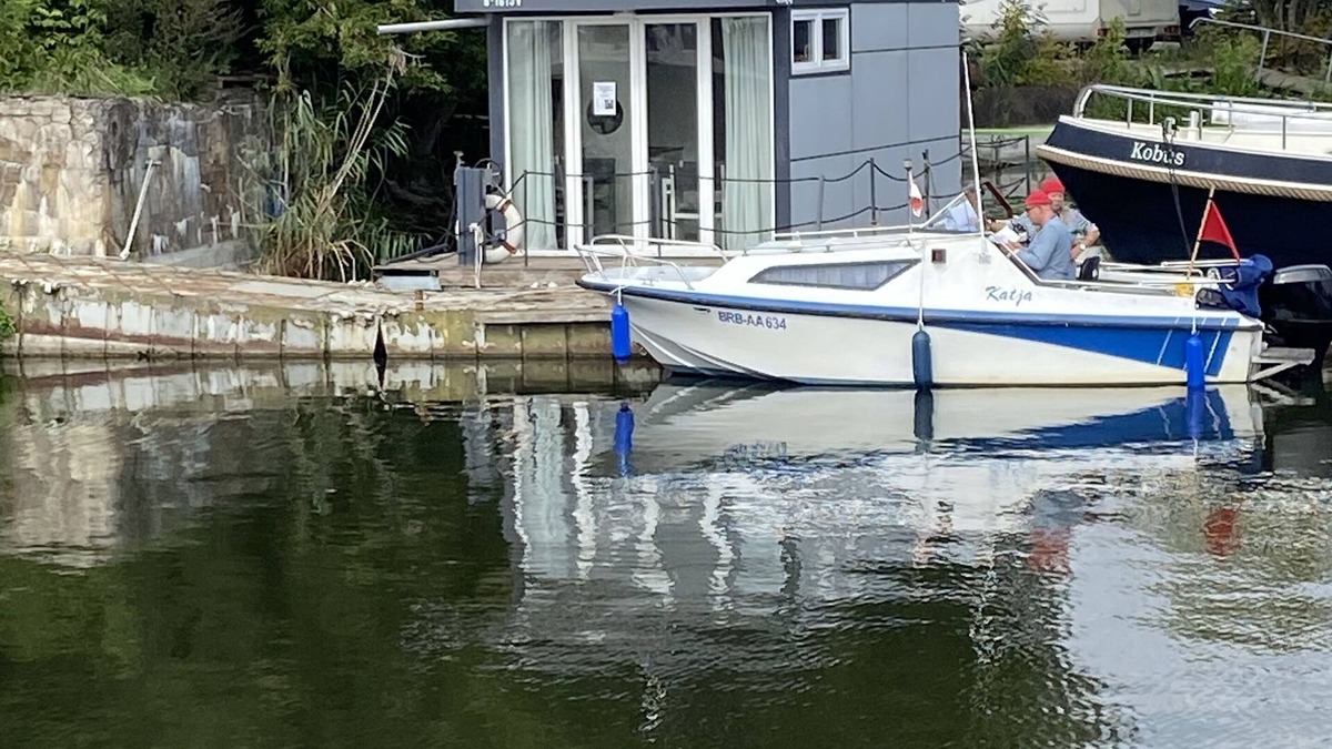 Otterndorf Boat Rental | Hausboot-führerscheinfrei