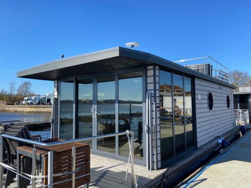 Schleswig Boat Rental | Hausboot Fjord Claudia Schleswig