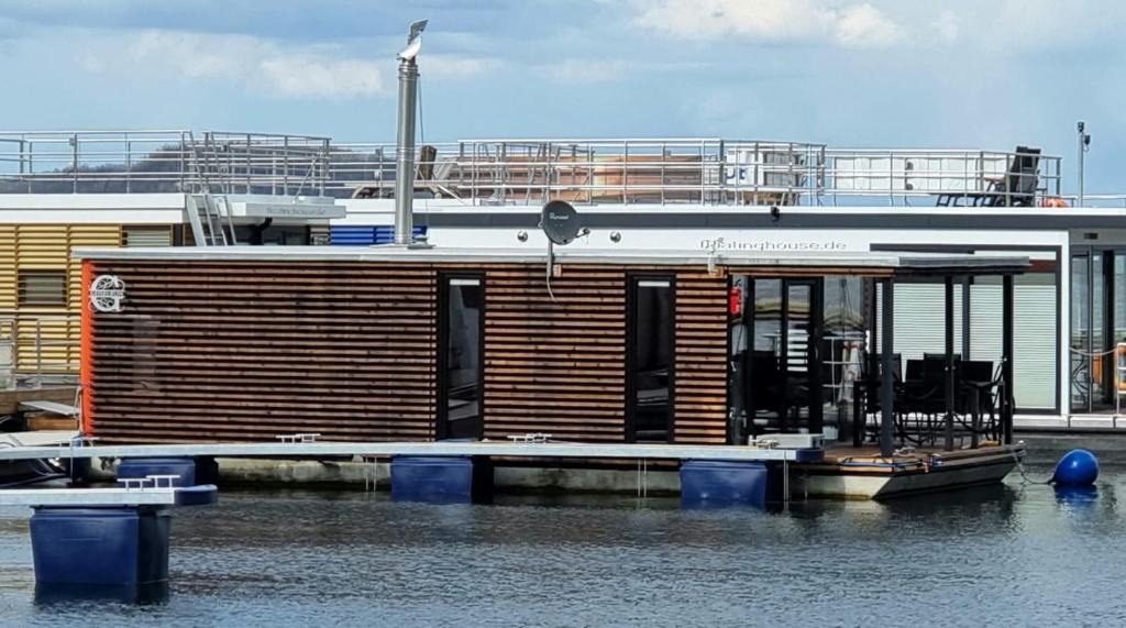 Braunsbedra Boat Rental | Hausboot Geiselruh