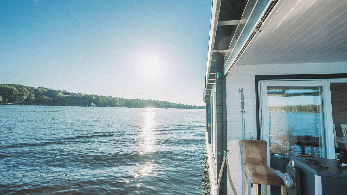 Werder Boat Rental | Hausboot Havelbiber Führerscheinfrei bis zu 6 Personen