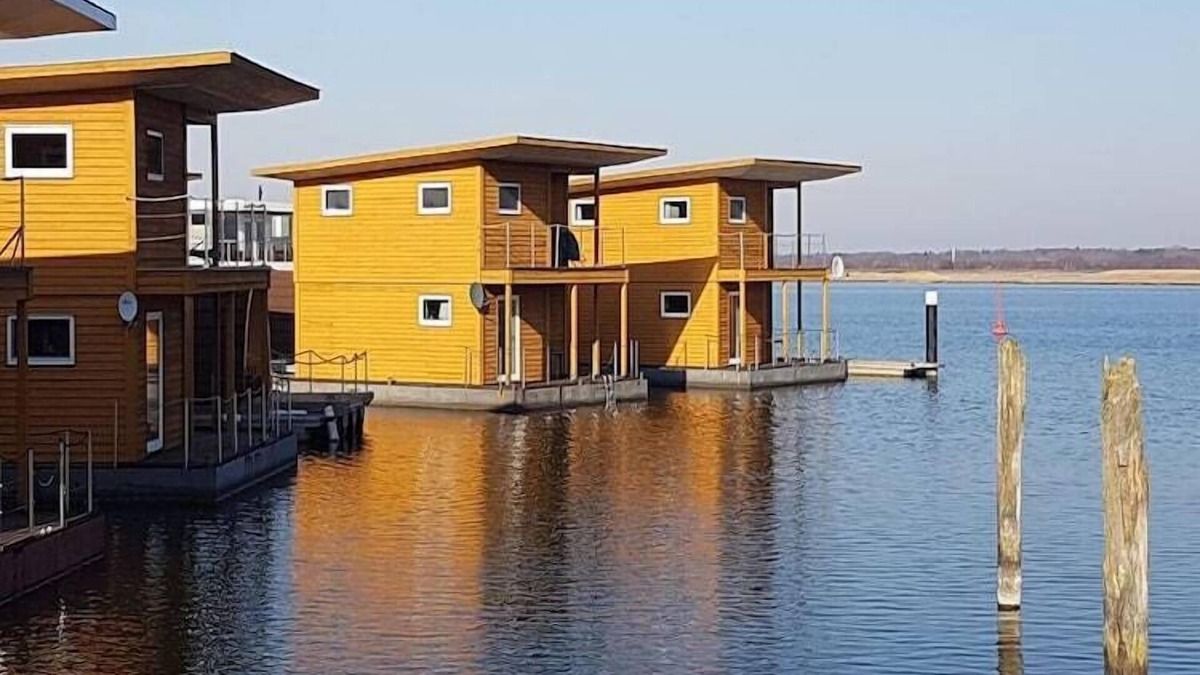 Ostvorpommern Boat Rental | Hausboot in Kroeslin am Bodden