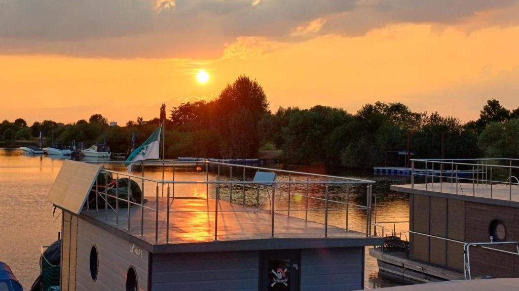 Weyhe Boat Rental | Hausboot La Mare Sonja