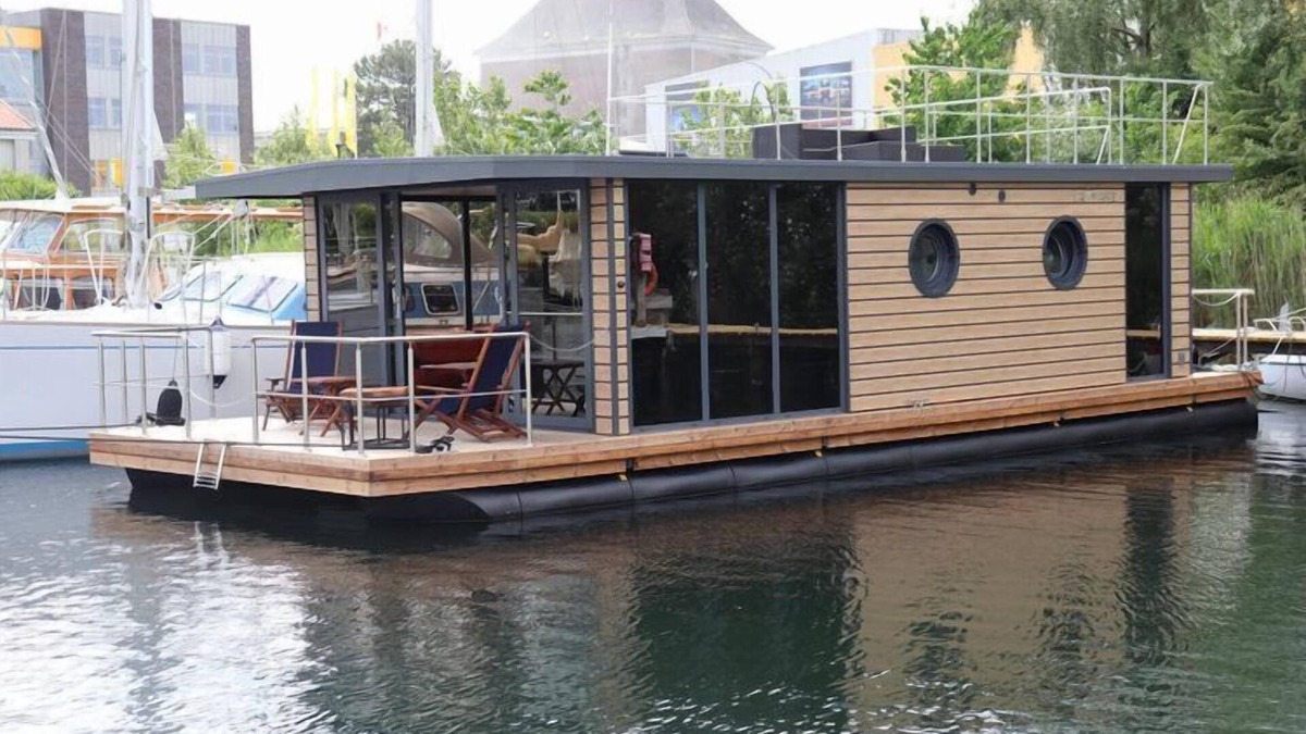 Flensburg Boat Rental | Hausboot Lina, Flensburg