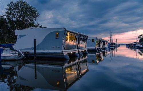 Sagard Boat Rental | Hausboot Relax