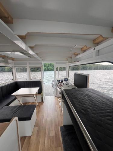Joachimsthal Boat Rental | Hausboot Rollyboot Evolution