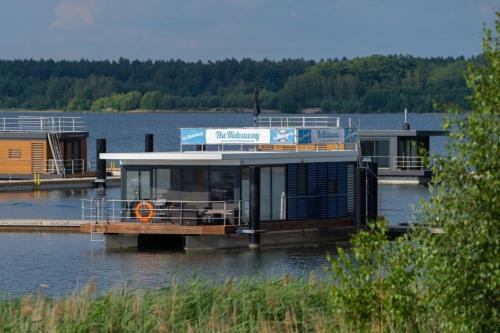 Klitten Boat Rental | Hausboot the Hideaway LP25