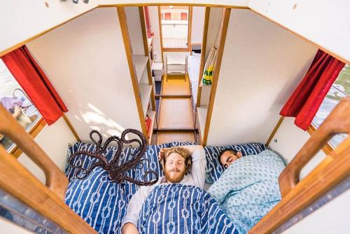 Wrangelkiez Boat Rental | Hausboot Tour mit der Wasserkutsche - Führerscheinfrei