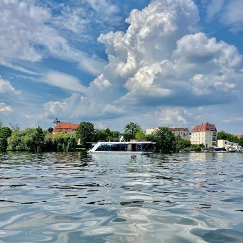 Werder Boat Rental | Hausboot Yacht Werder
