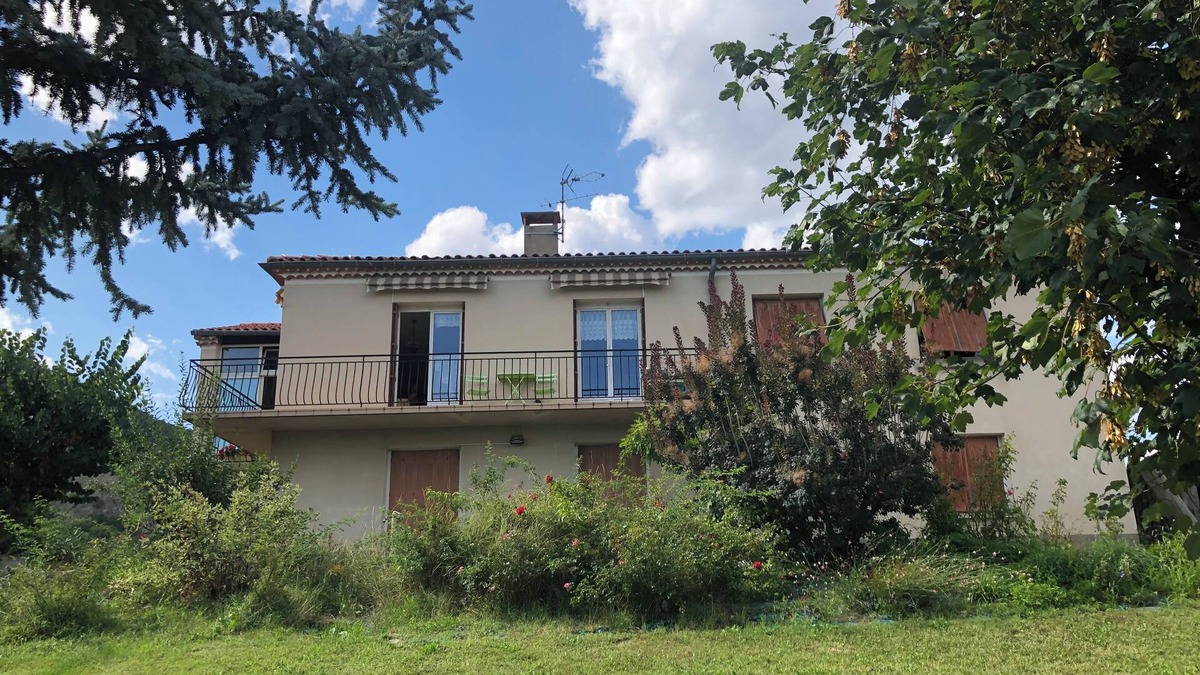 Vitrolles Apartment | Hautes-Alpes garden apartment with open view