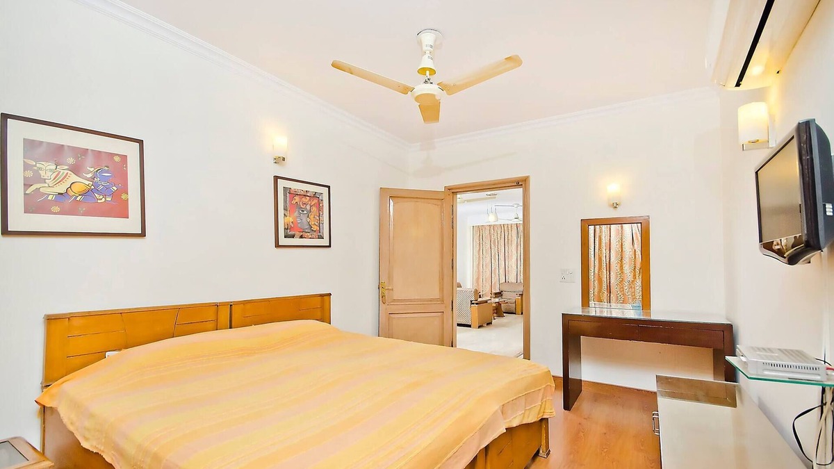 Nehru Place Apartment | Hauz Khas-homestay Experince Simple