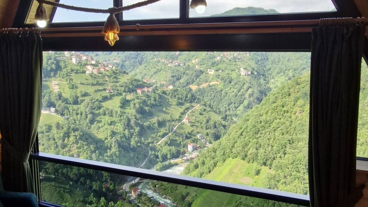 Ayder House | Havalı Süit Bungalov 2nMuhteşem manzaralı aile süiti. Ayder yaylasına 30 dakika.