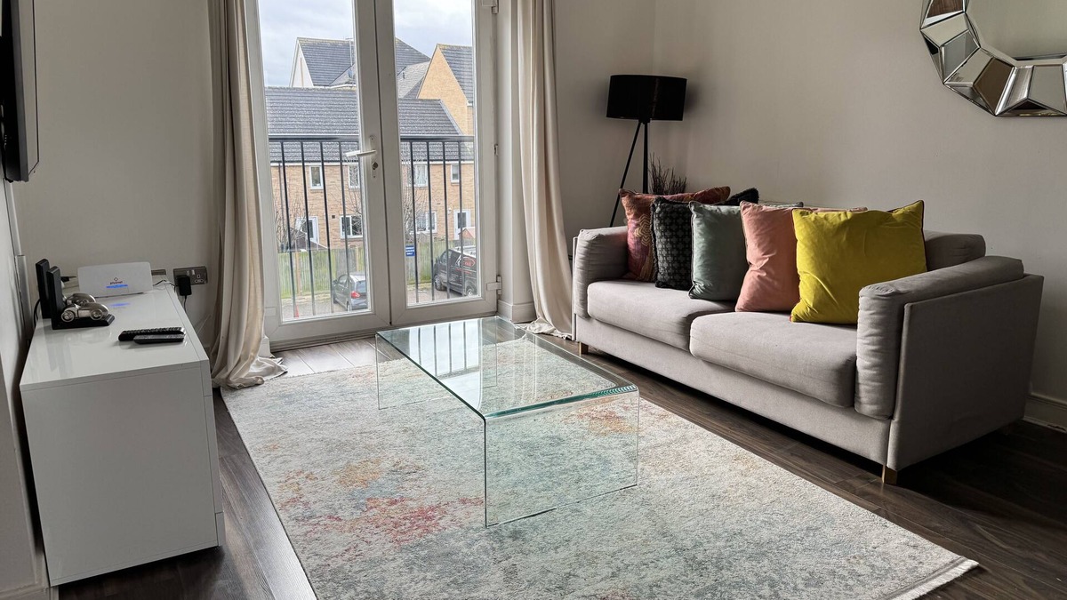 Glyndon Apartment | Havana 2 bed Apartment in london
