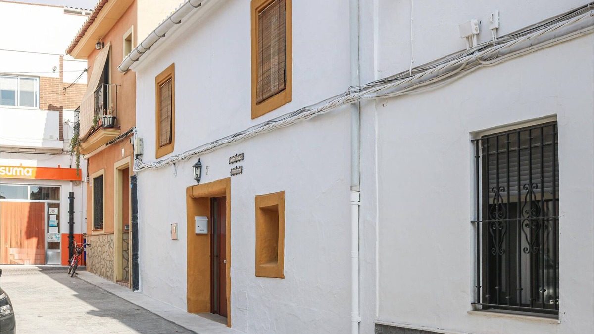 Estivella House | Have you been wanting to get away but not to a typical overrun resort? Estivella is the perfect plac
