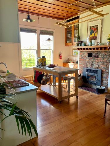 Havelock North Villa | Havelock North Cottage on Organic Orchard
